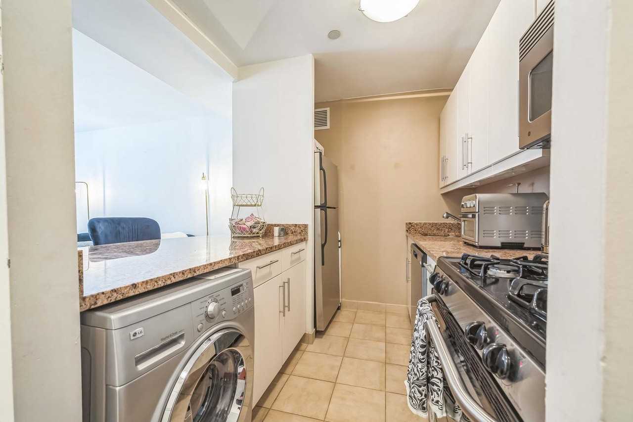 219-29 S 18Th St - Photo 2 of 9