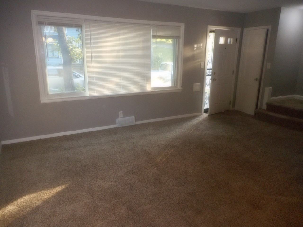 3412 W 32nd St - Photo 3 of 17