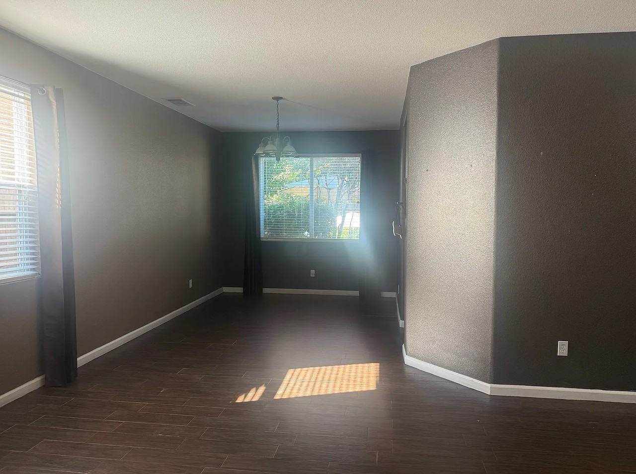 958 Ryan Avenue - Photo 3 of 8