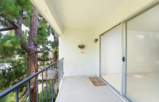 100 Scholz Plz Ph - Photo 1 of 1