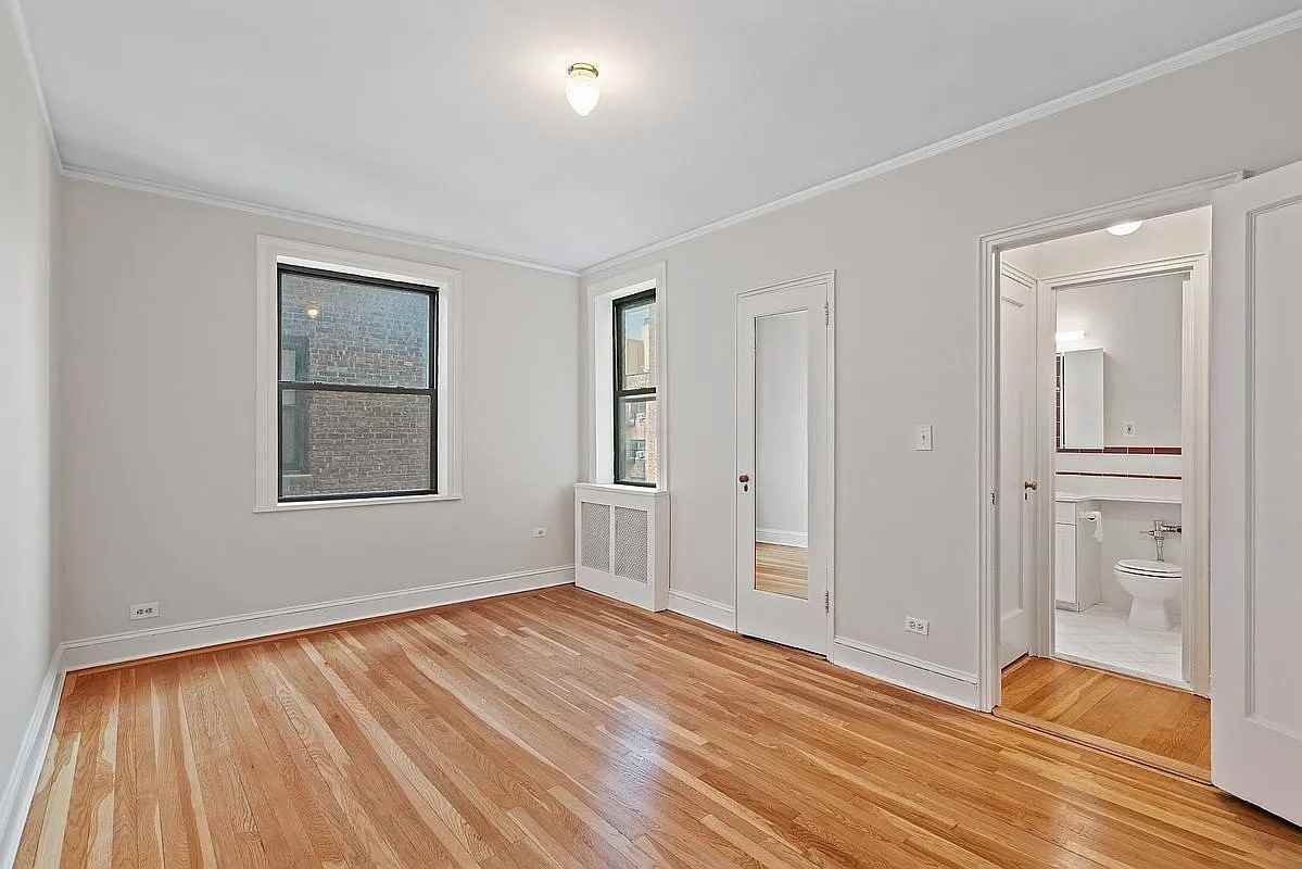 2540 31St Ave - Photo 2 of 15