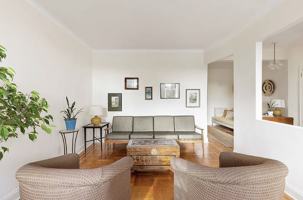 featured image of 192 E 8th St