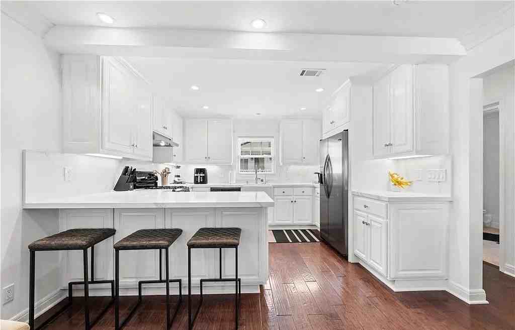 500 Cagney Ln - Photo 3 of 17