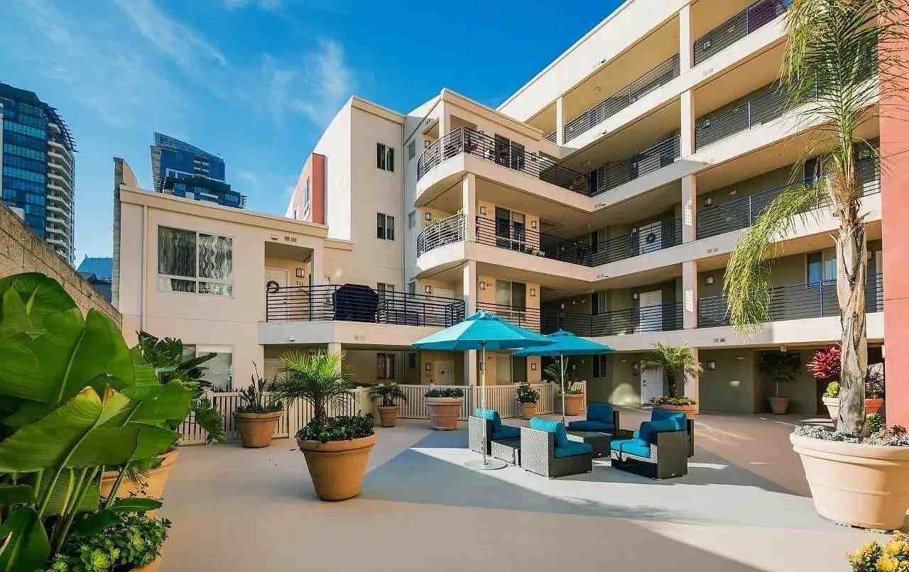 235 Market St - Photo 3 of 20