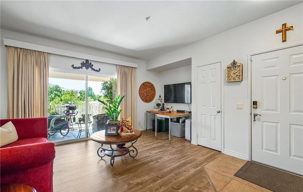 31361 Taylor Ln - Photo 3 of 18