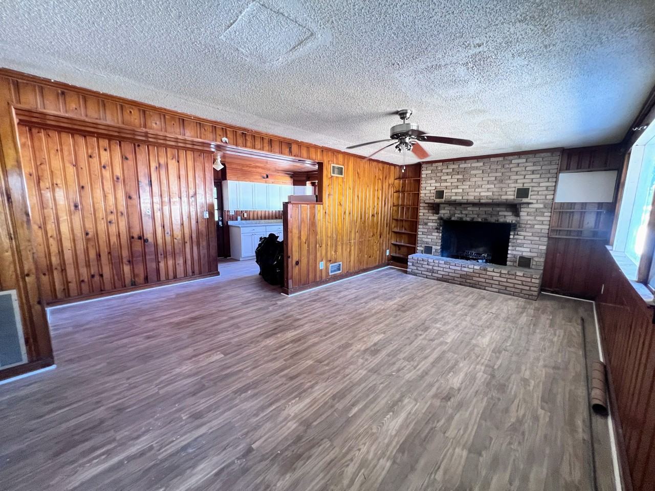 407 19th Ave N - Photo 5 of 29