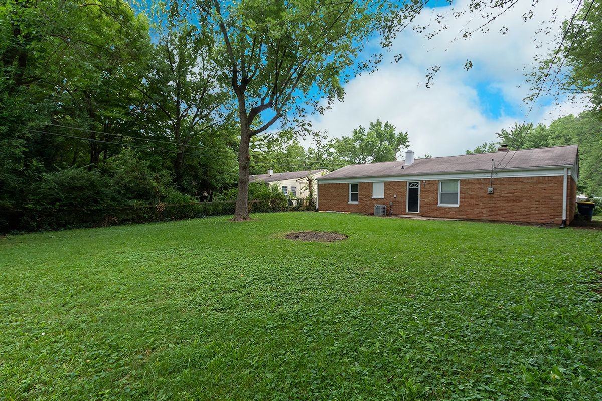 6218 E Hampton Dr - Photo 2 of 12