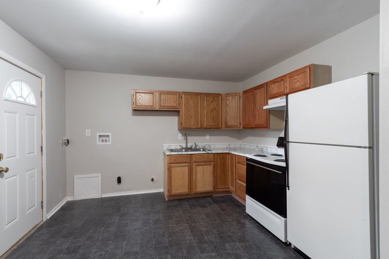 6218 E Hampton Dr - Photo 6 of 12