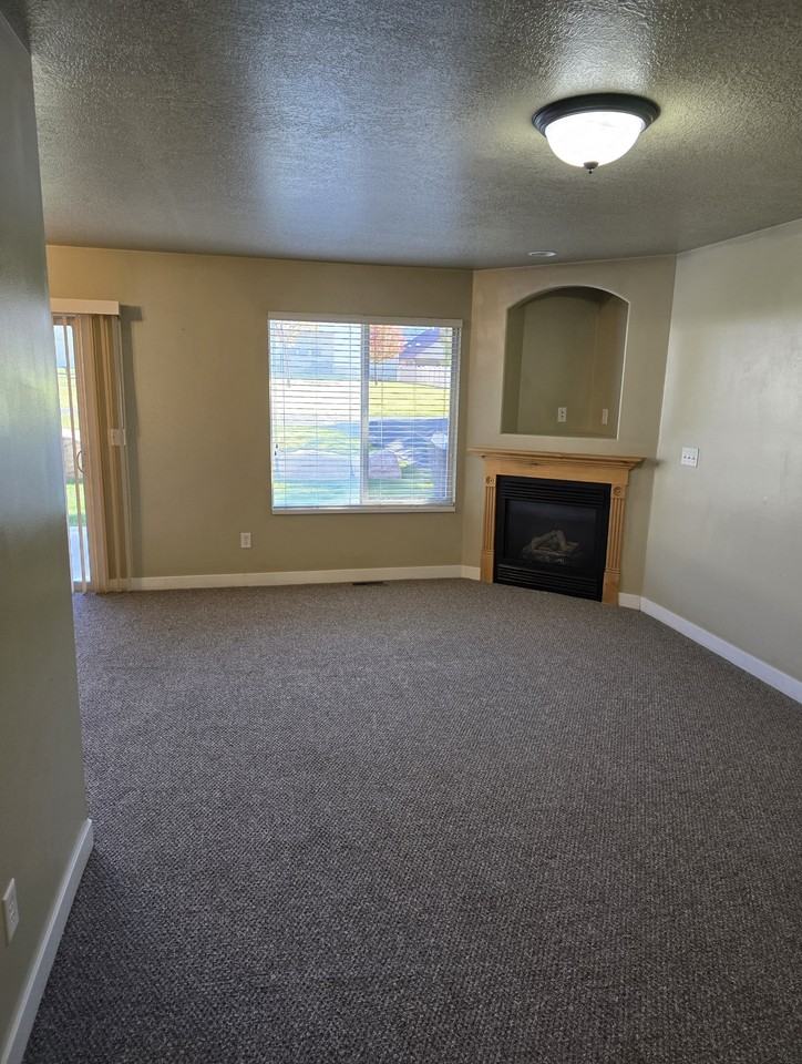 1650 Ne - Photo 3 of 11