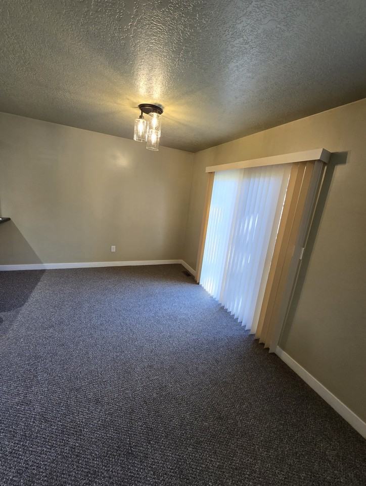 1650 Ne - Photo 4 of 11