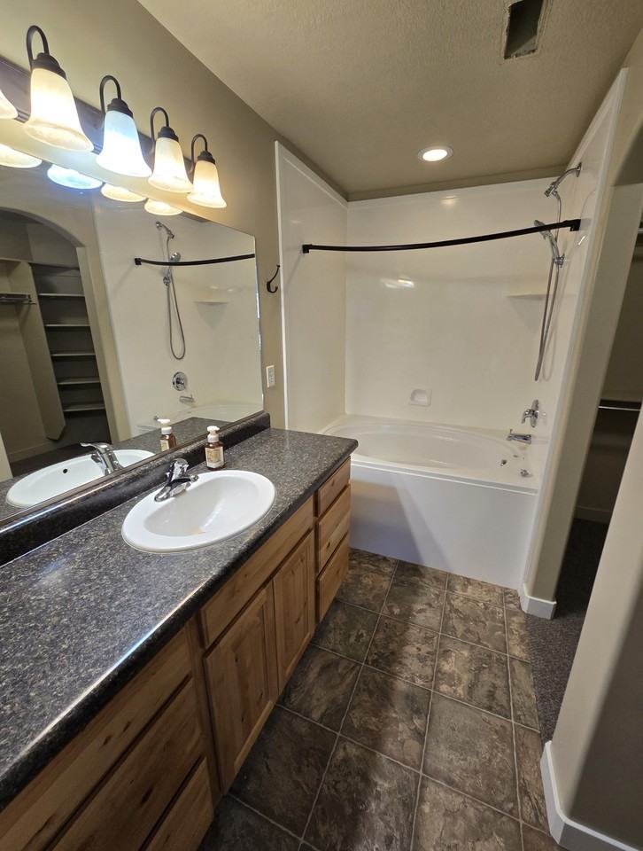 1650 Ne - Photo 7 of 11