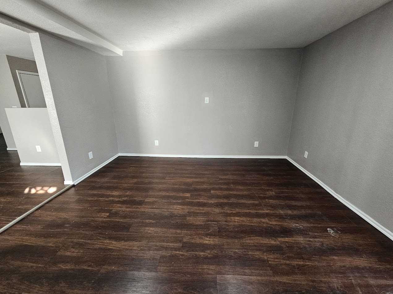 10718 Ne 43rd St - Photo 2 of 25