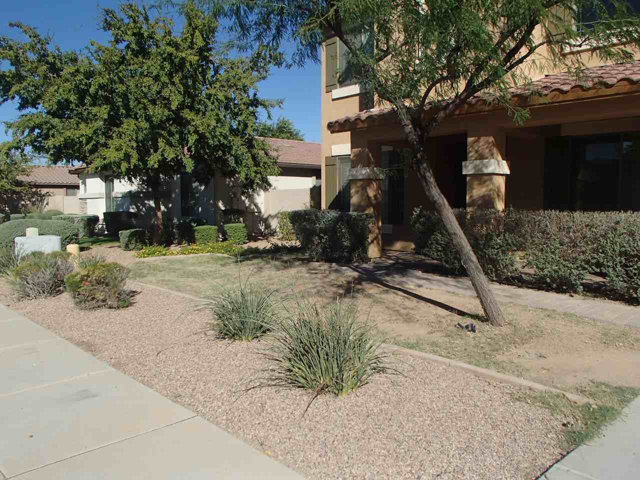 9007 S 53rd Dr - Photo 3 of 30