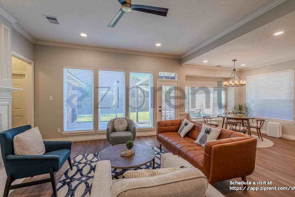 12503 Pierwood Court - Photo 6 of 37