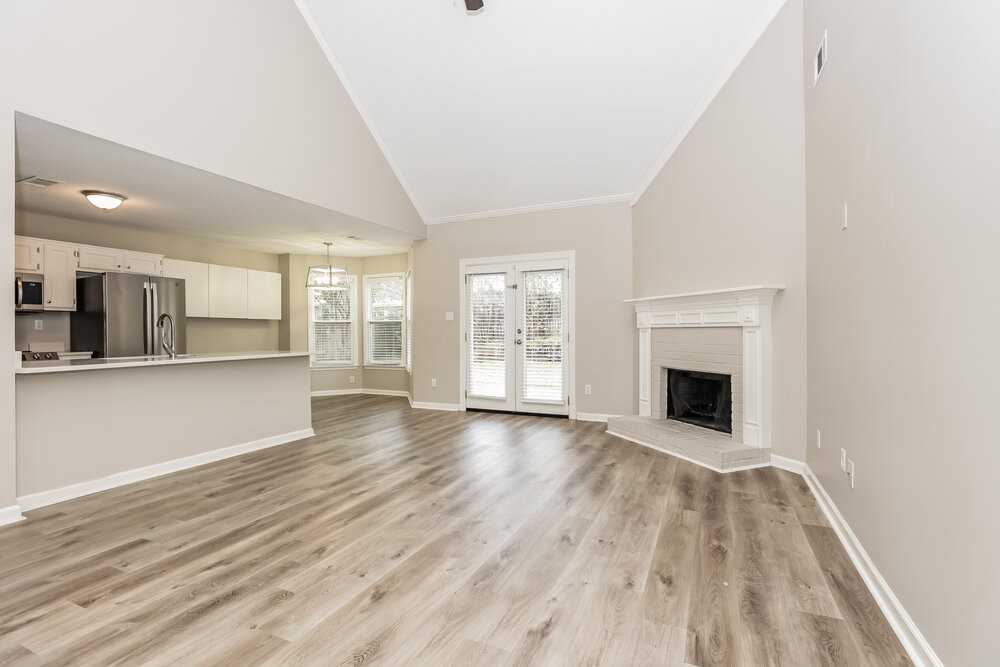 8690 Sandy Hill Cv E - Photo 5 of 17