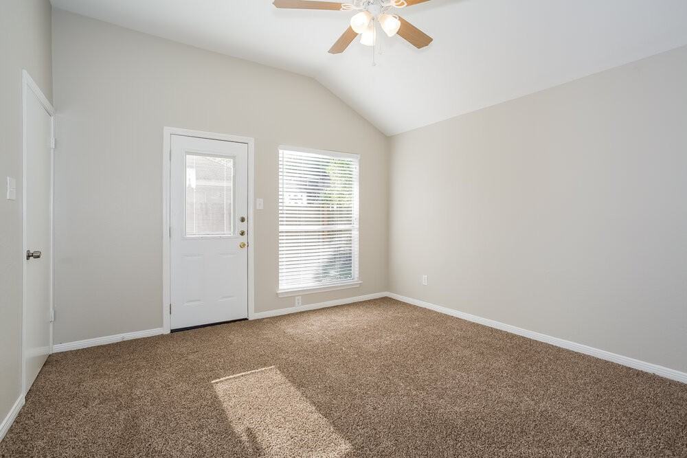 19523 Lake Hollow Ln - Photo 7 of 15