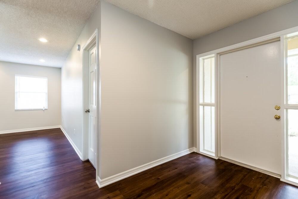 948 March Hare Ct - Photo 2 of 15