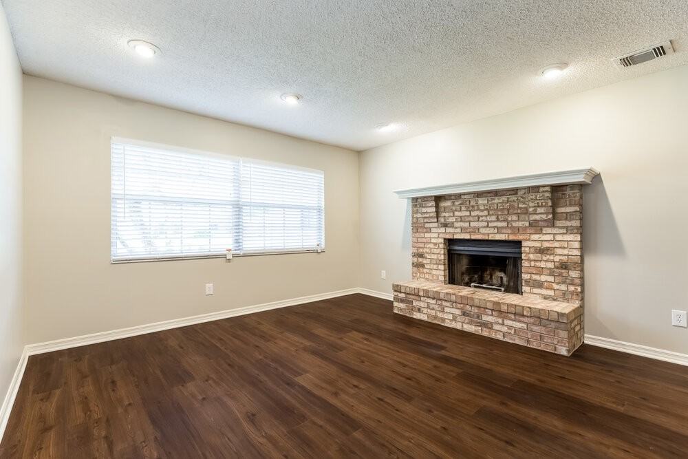 948 March Hare Ct - Photo 3 of 15