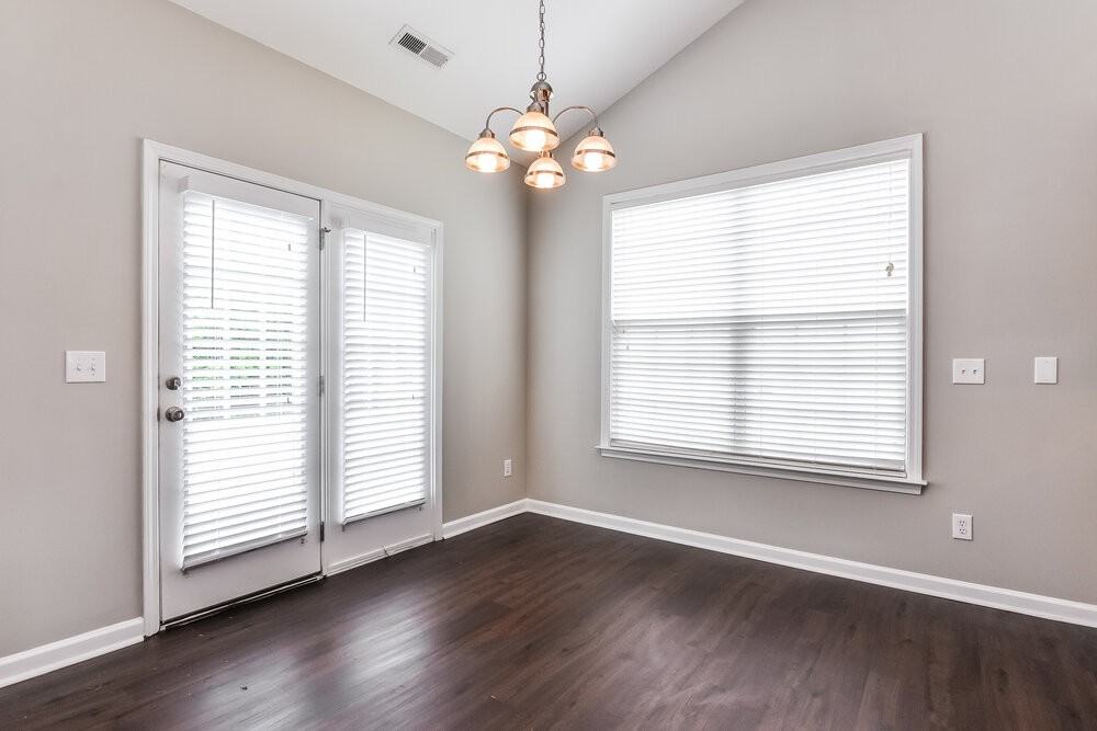 9309 Doss Ct - Photo 3 of 15