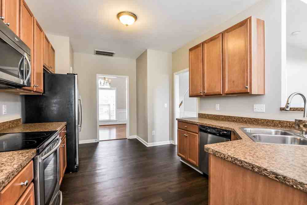 9309 Doss Ct - Photo 5 of 15