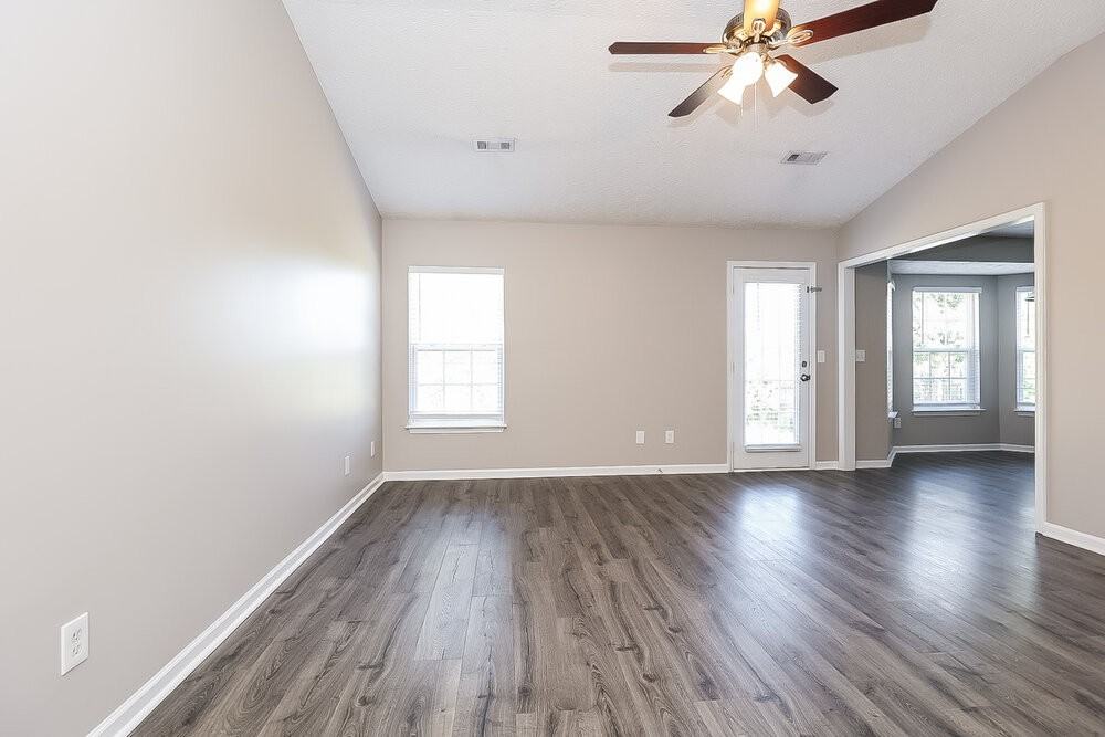 5011 Deer Creek Ct - Photo 4 of 16