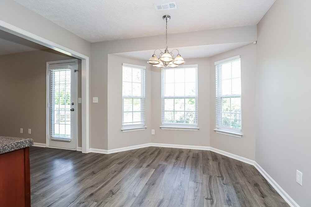 5011 Deer Creek Ct - Photo 6 of 16