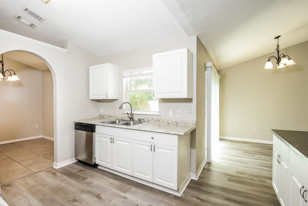 14544 Lycastle Cir - Photo 7 of 16