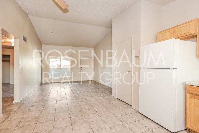 465 W Ivyglen St #211 - Photo 7 of 17