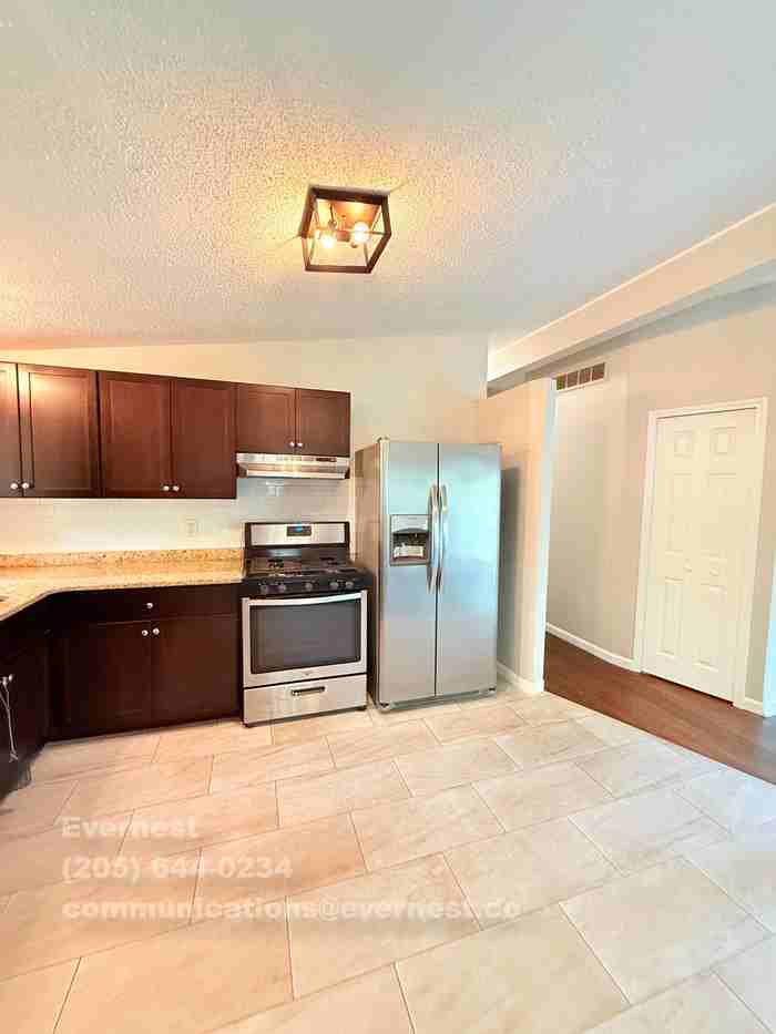 23215 Berkley St - Photo 4 of 33