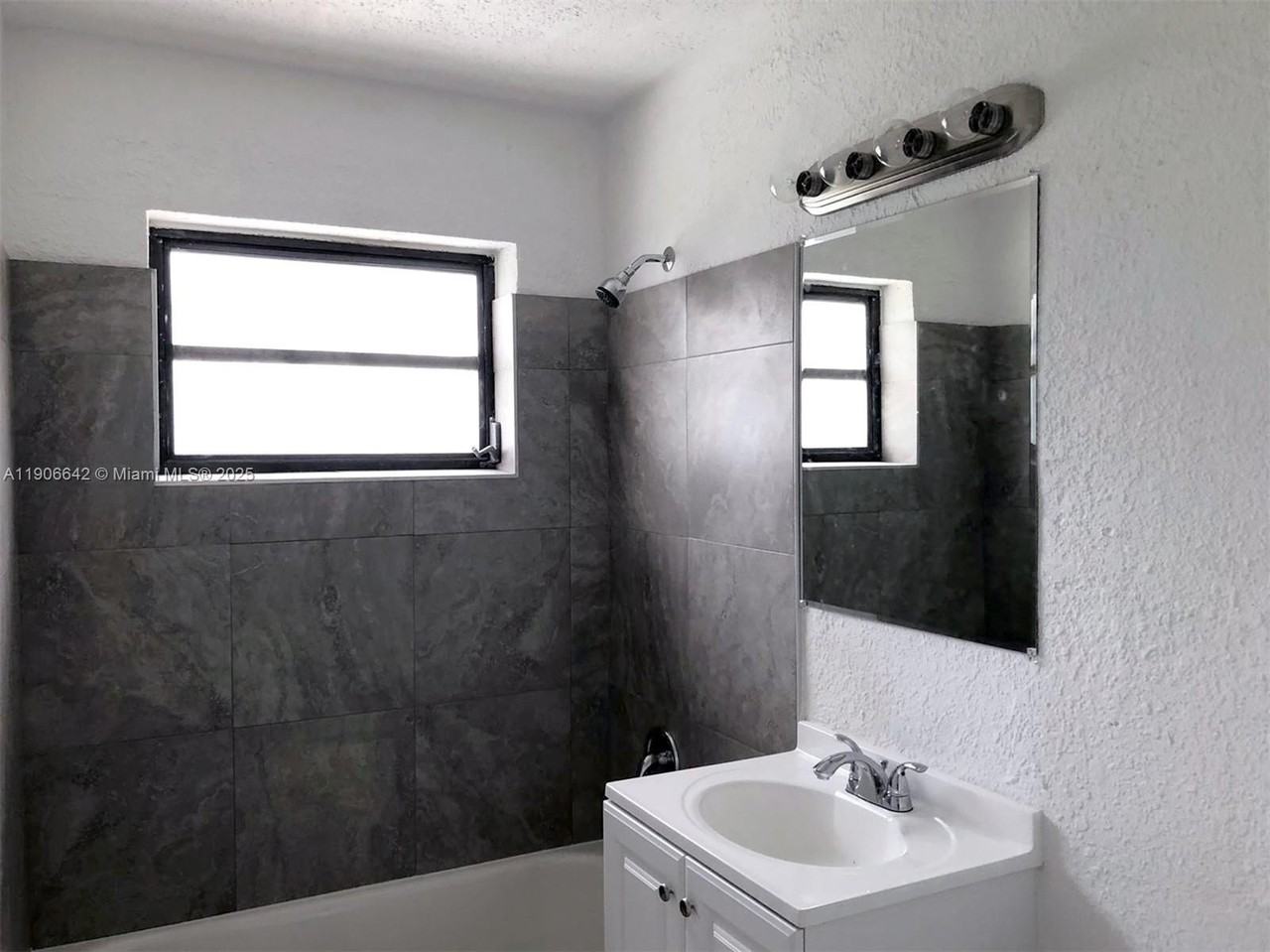 1520 N 71st Ter - Photo 5 of 14