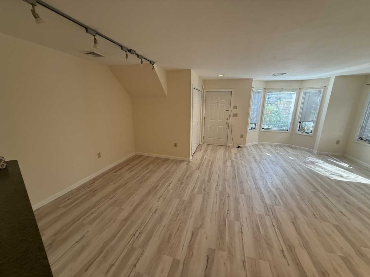 304 St Michaels Walk - Photo 6 of 20