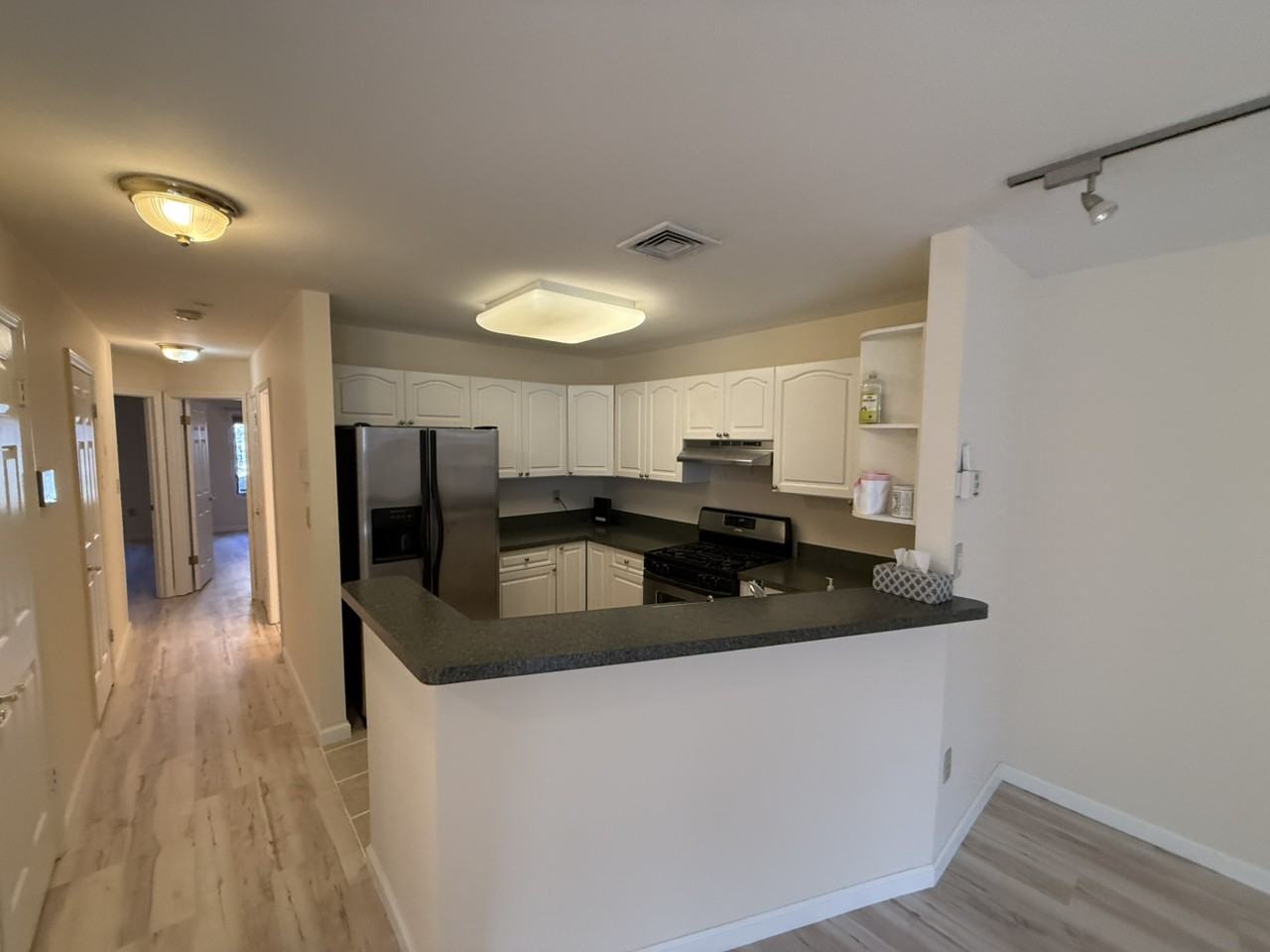 304 St Michaels Walk - Photo 7 of 20