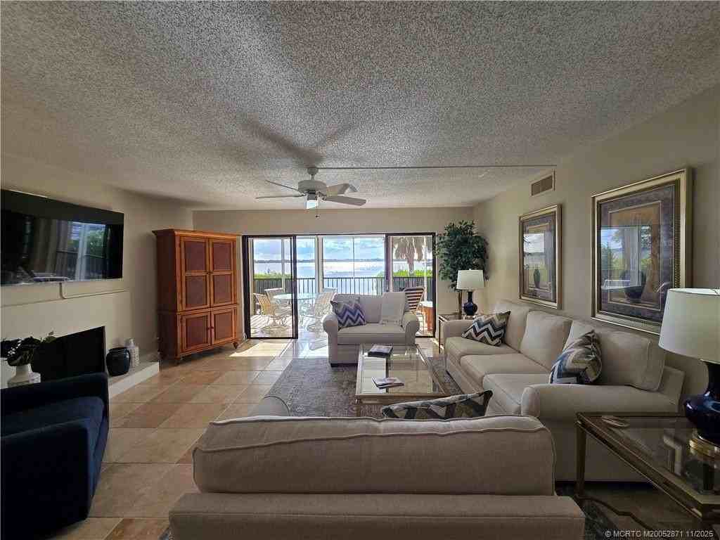 316 Ne Edgewater Dr - Photo 7 of 31