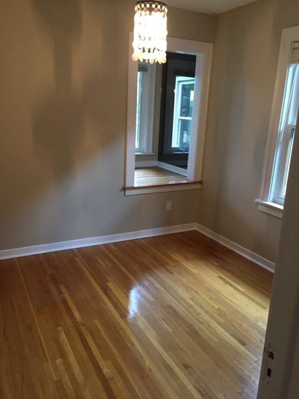 1142 Victoria Avenue - Photo 3 of 6