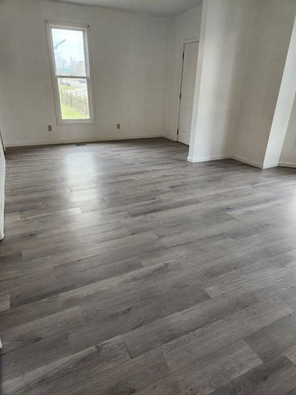 913 S Limestone St - Photo 3 of 8