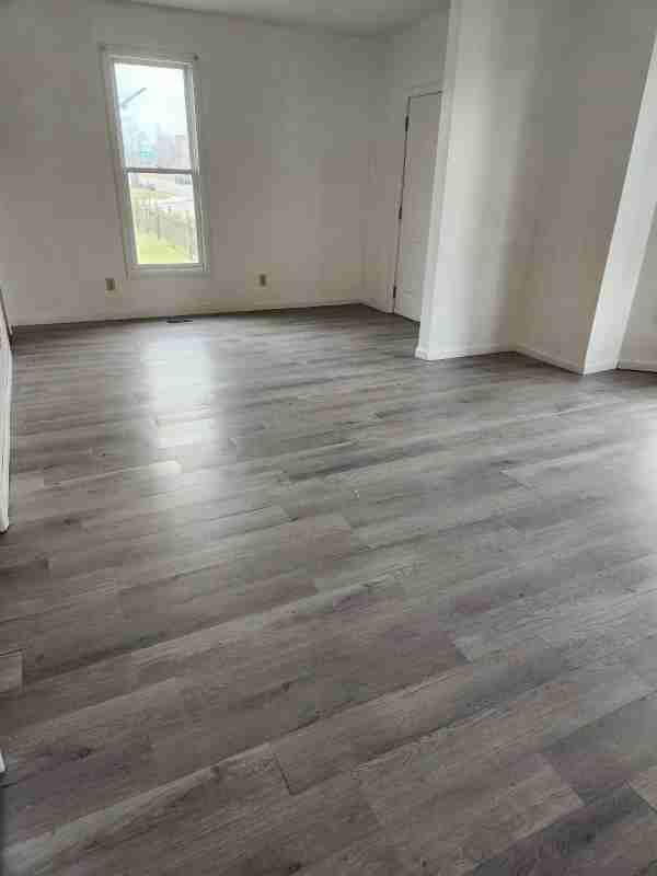 909 S Limestone St - Photo 2 of 8