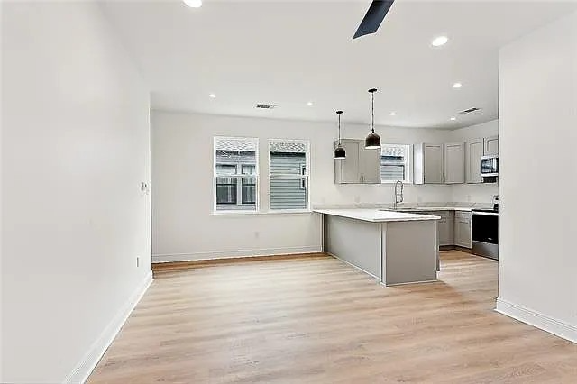 2427 Franklin Ave - Photo 7 of 13