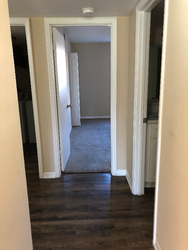 1076 Ellen Ct - Photo 7 of 27