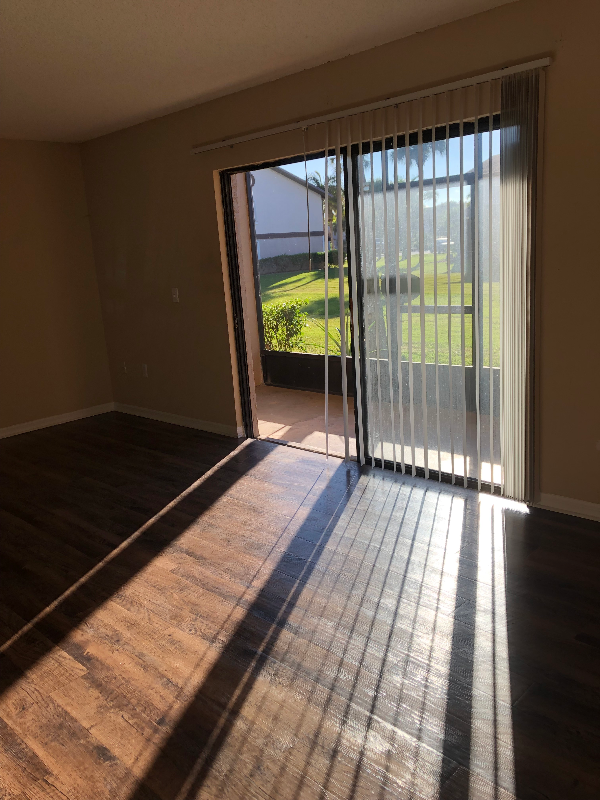 1076 Ellen Ct - Photo 6 of 27