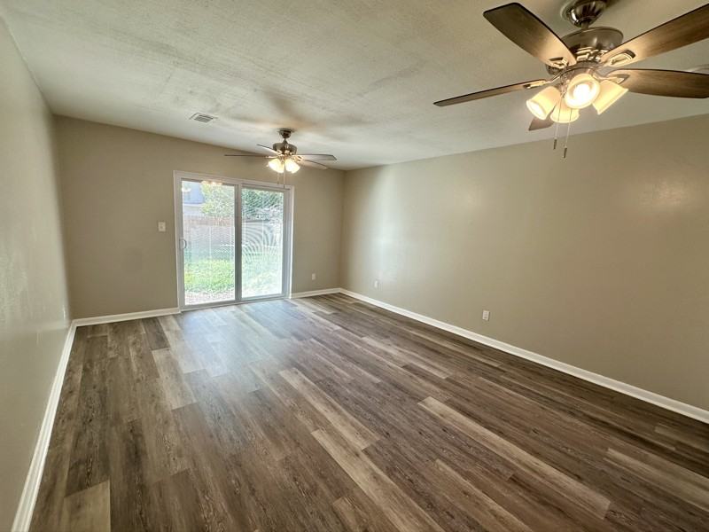 6307 Jack St - Photo 5 of 13