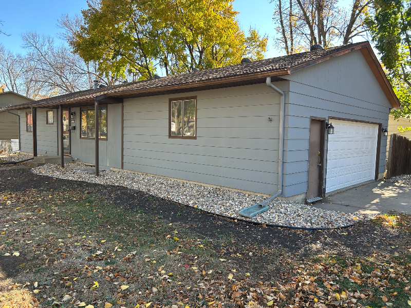 1809 W 37th St - Photo 2 of 27