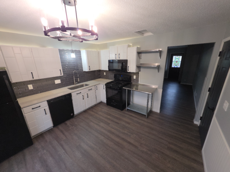 5336 Russell Ave N - Photo 3 of 20