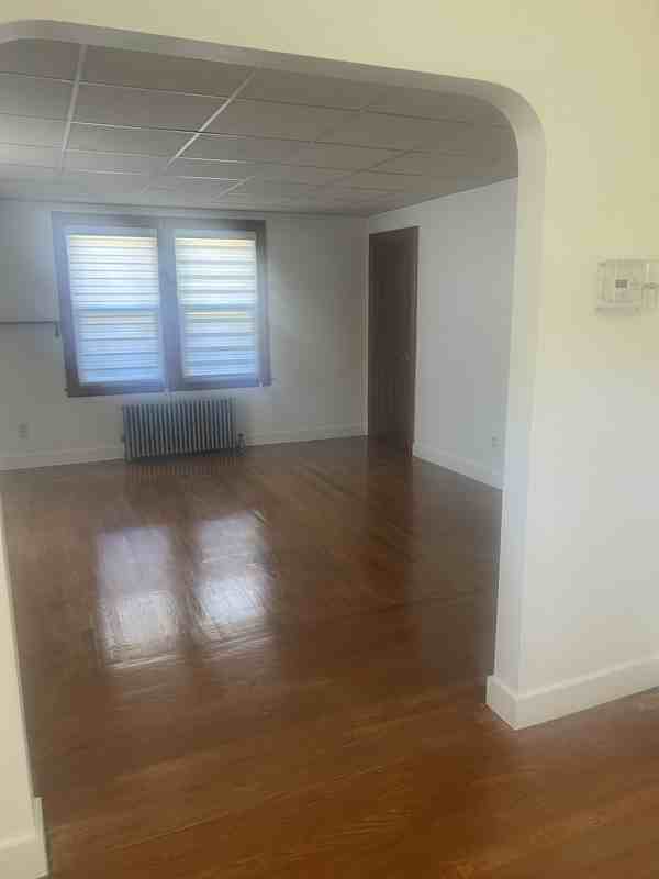 28 Hammond St 1st Fl - Photo 2 of 6