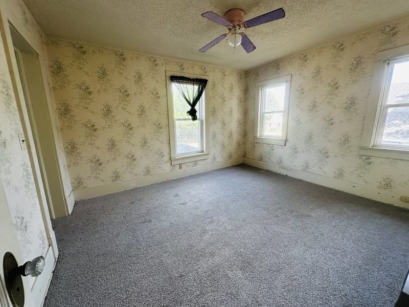 615 Northwest Arlington Avenue - Photo 5 of 20