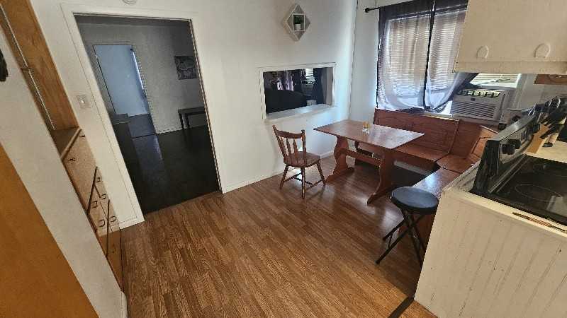 1219 Berkley Ave - Photo 4 of 10