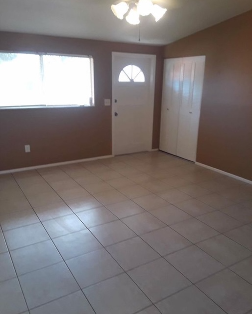 8005 Cristobal Ave - Photo 4 of 8