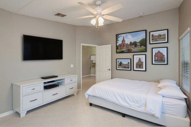 406 S Bayview Blvd #1 - Photo 7 of 17