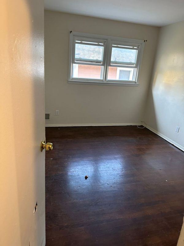 828 George St - Photo 3 of 10