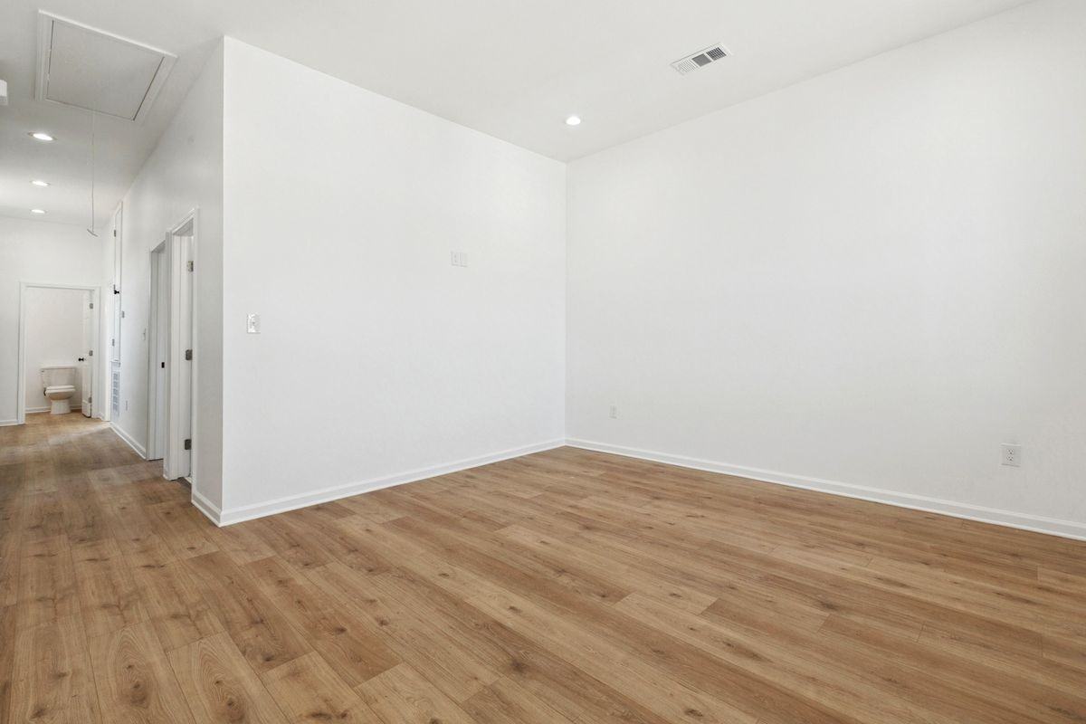 2702 S Johnson St - Photo 2 of 8