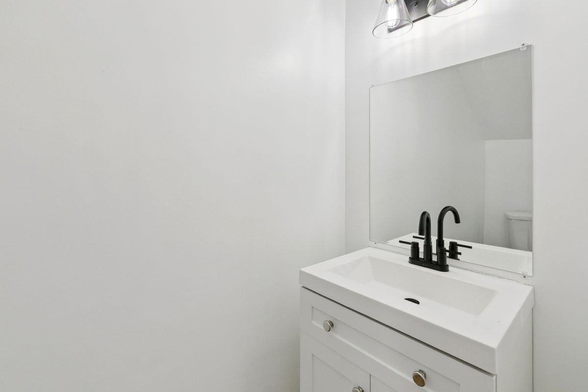 2702 S Johnson St - Photo 7 of 8